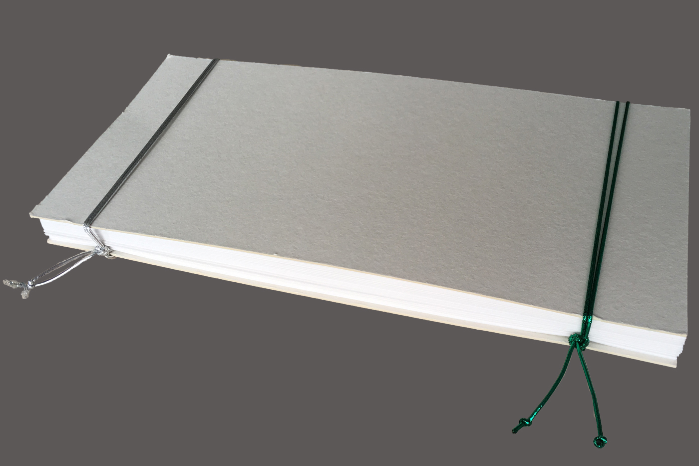 Bindung mit farbigem Gummiband