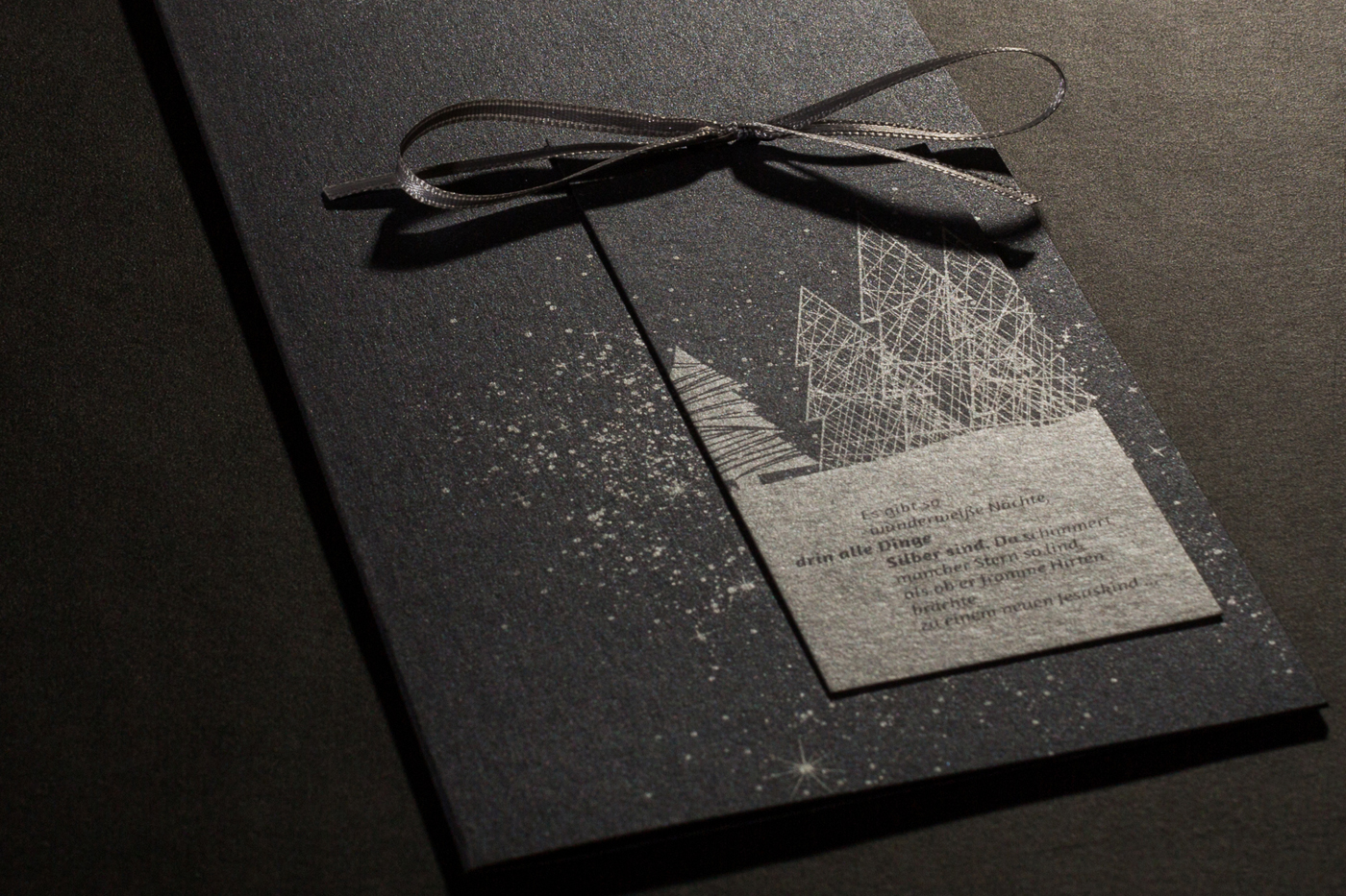 Weihnachtskarte mit Schleife